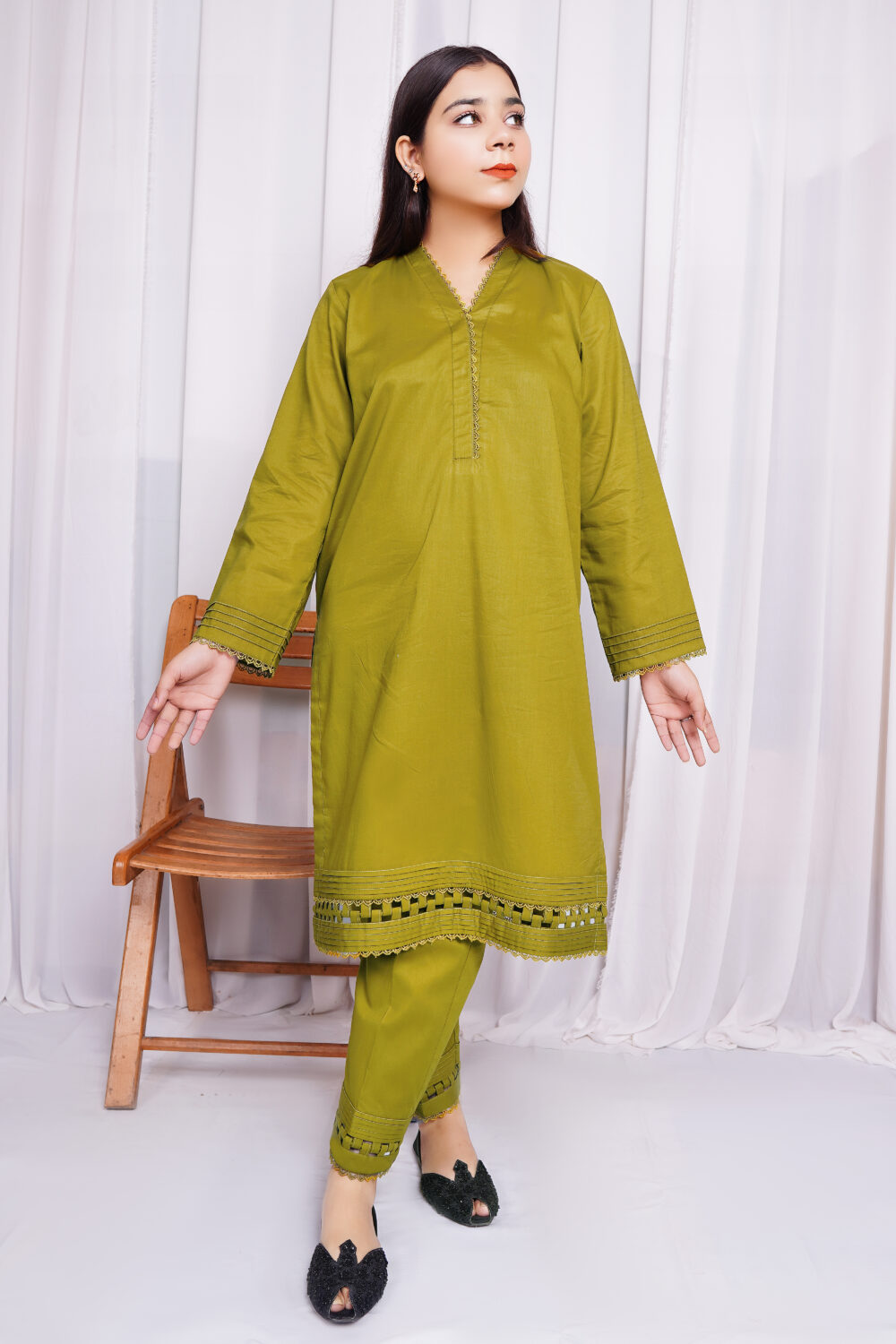 2 Piece Olive Green Kurta Set - Image 2